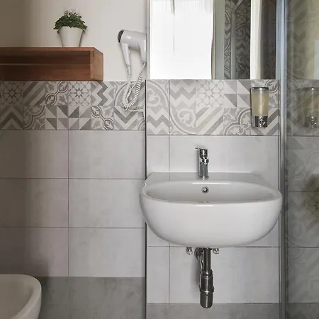 My Way Nocleg ze śniadaniem 4*